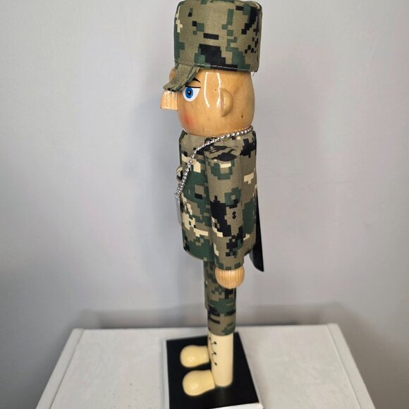 Military Soldier Camo Nutcracker Wood Dog Tags 2015 - Picture 4 of 8